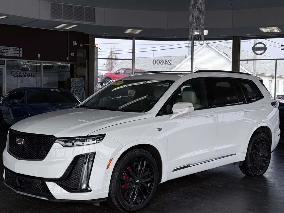2023 Cadillac XT6 - Image 2 of 21