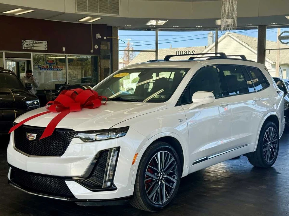2023 Cadillac XT6 - Image 18 of 31