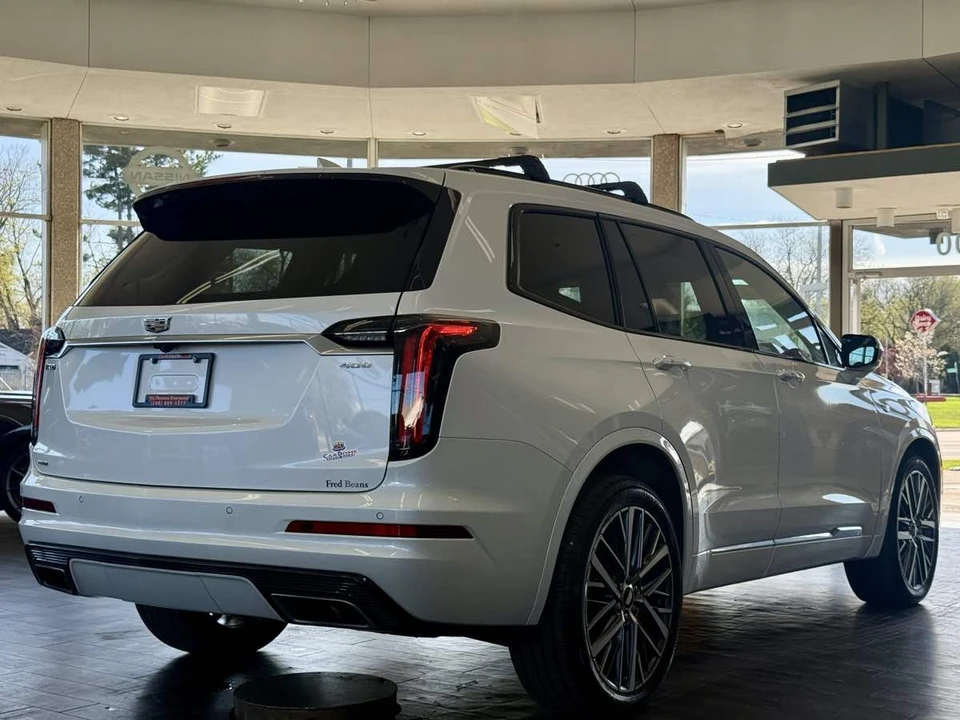 2023 Cadillac XT6 - Image 6 of 31