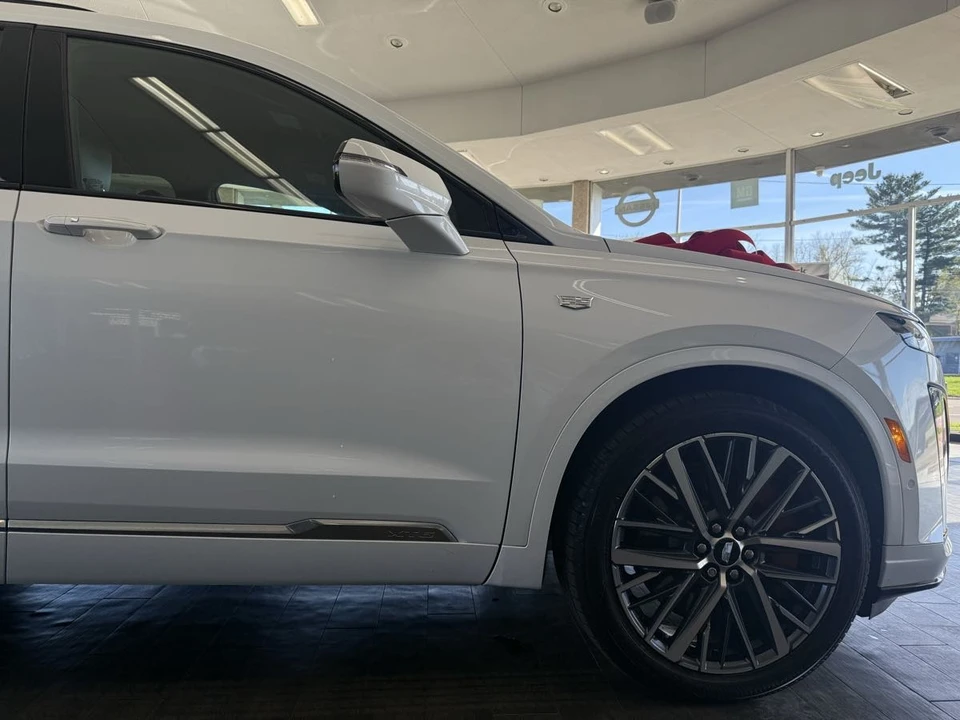 2023 Cadillac XT6 - Image 4 of 31
