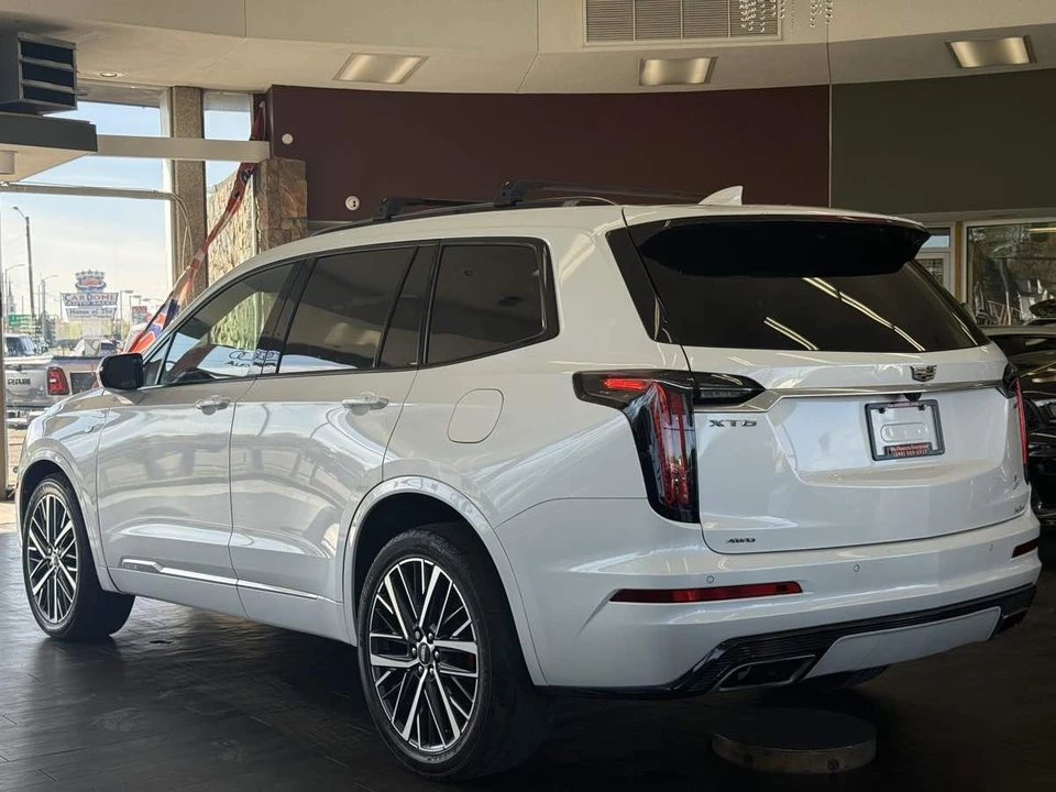 2023 Cadillac XT6 - Image 15 of 31