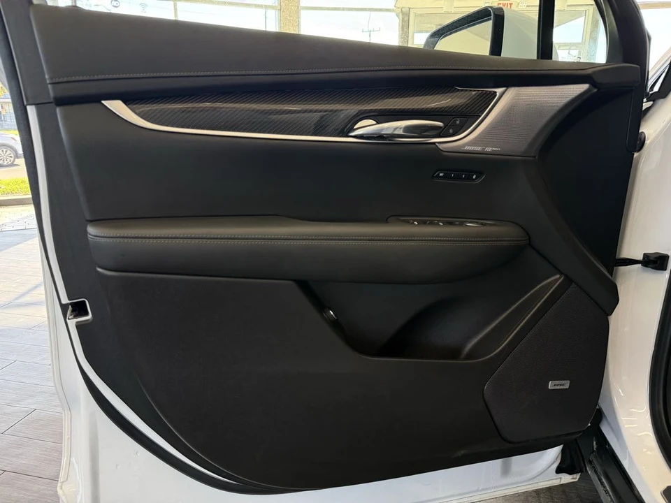 2023 Cadillac XT6 - Image 31 of 31