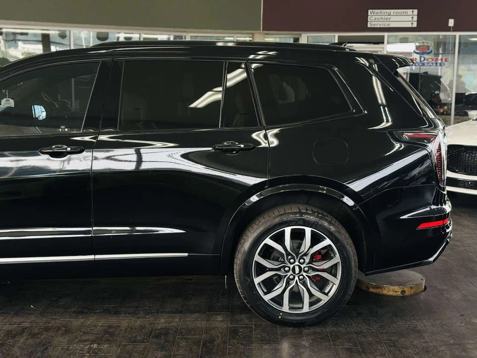 2023 Cadillac XT6 - Image 14 of 31