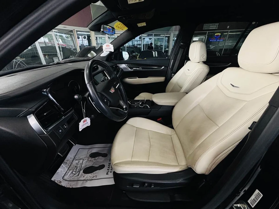 2023 Cadillac XT6 - Image 29 of 31