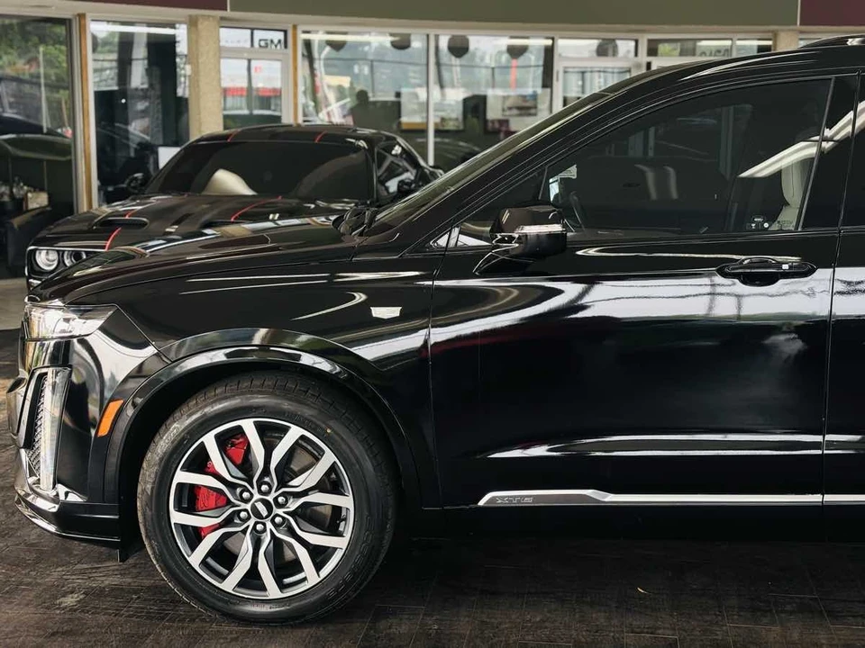 2023 Cadillac XT6 - Image 15 of 31