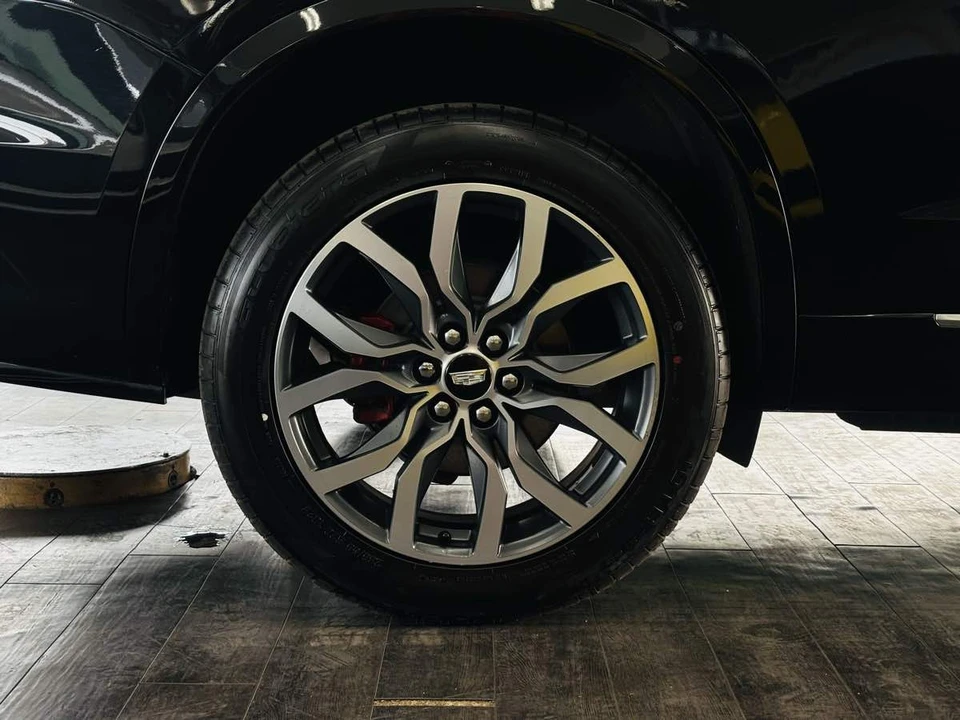 2023 Cadillac XT6 - Image 25 of 31