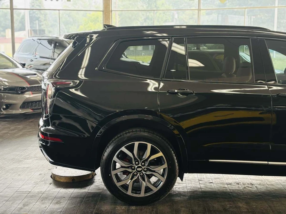 2023 Cadillac XT6 - Image 6 of 31