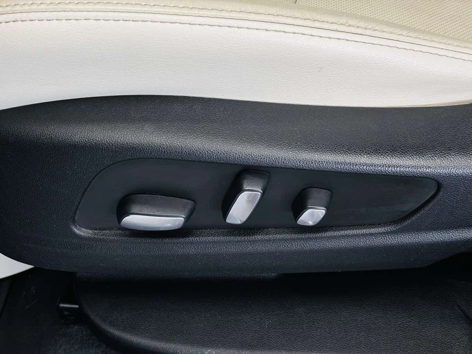 2023 Cadillac XT6 - Image 30 of 31