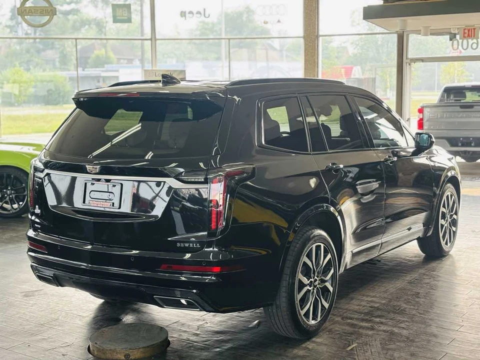 2023 Cadillac XT6 - Image 7 of 31