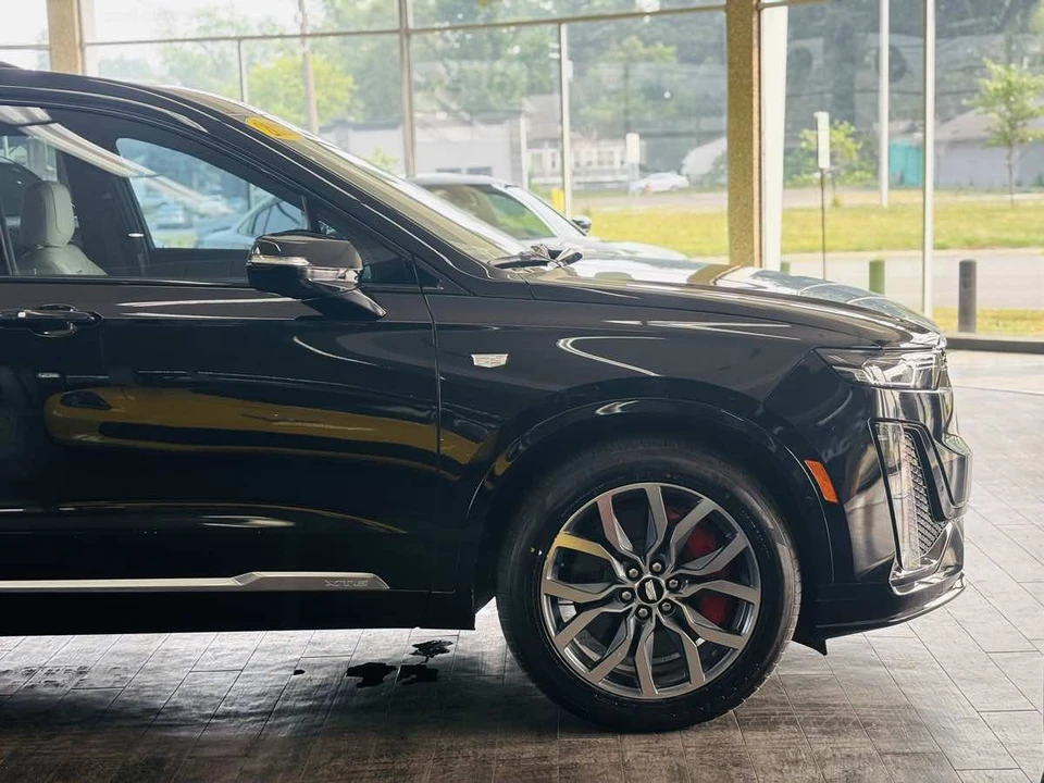 2023 Cadillac XT6 - Image 5 of 31