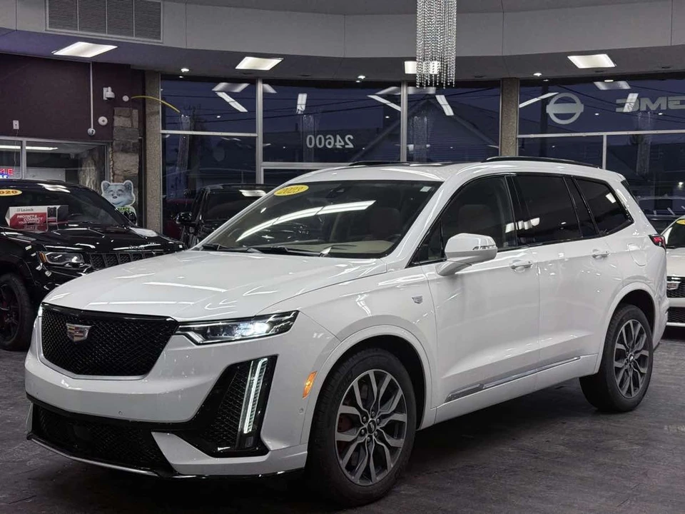2023 Cadillac XT6 - Image 2 of 21
