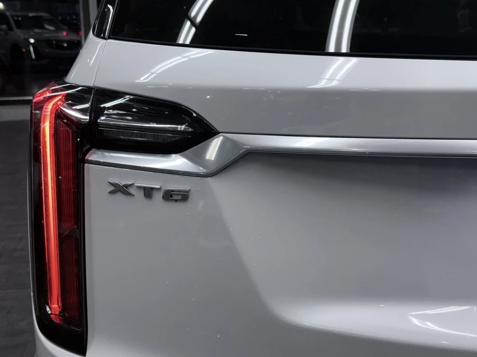 2023 Cadillac XT6 - Image 16 of 21