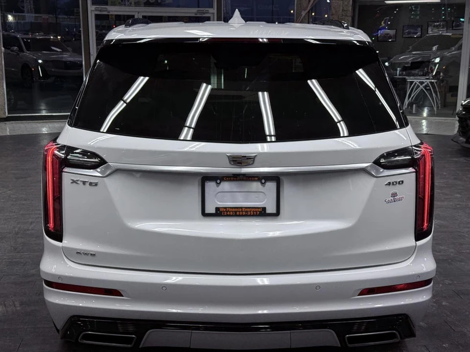 2023 Cadillac XT6 - Image 12 of 21