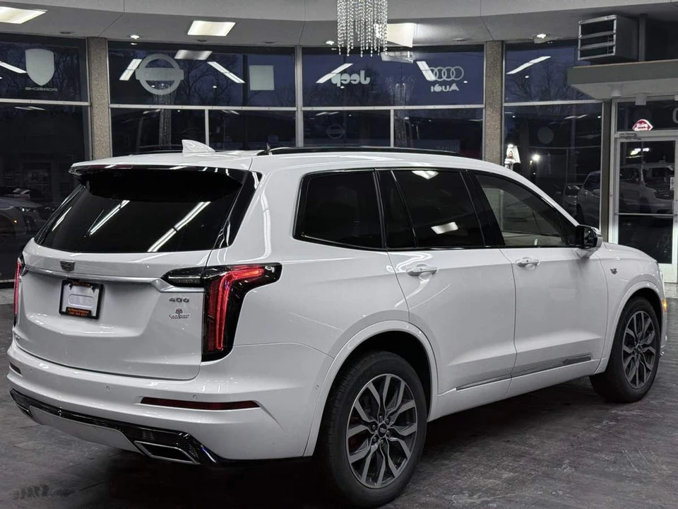 2023 Cadillac XT6 - Image 9 of 21
