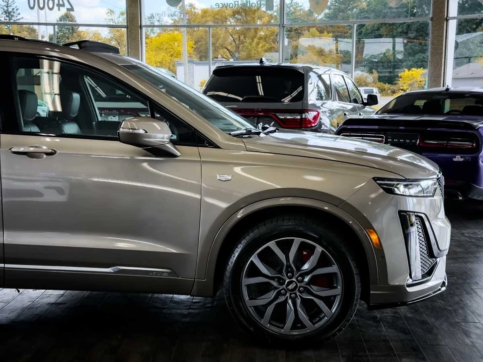 2023 Cadillac XT6 - Image 17 of 21