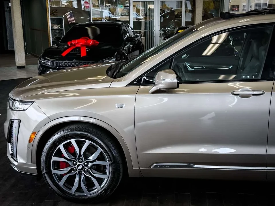 2023 Cadillac XT6 - Image 9 of 12