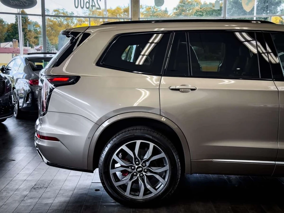 2023 Cadillac XT6 - Image 15 of 21