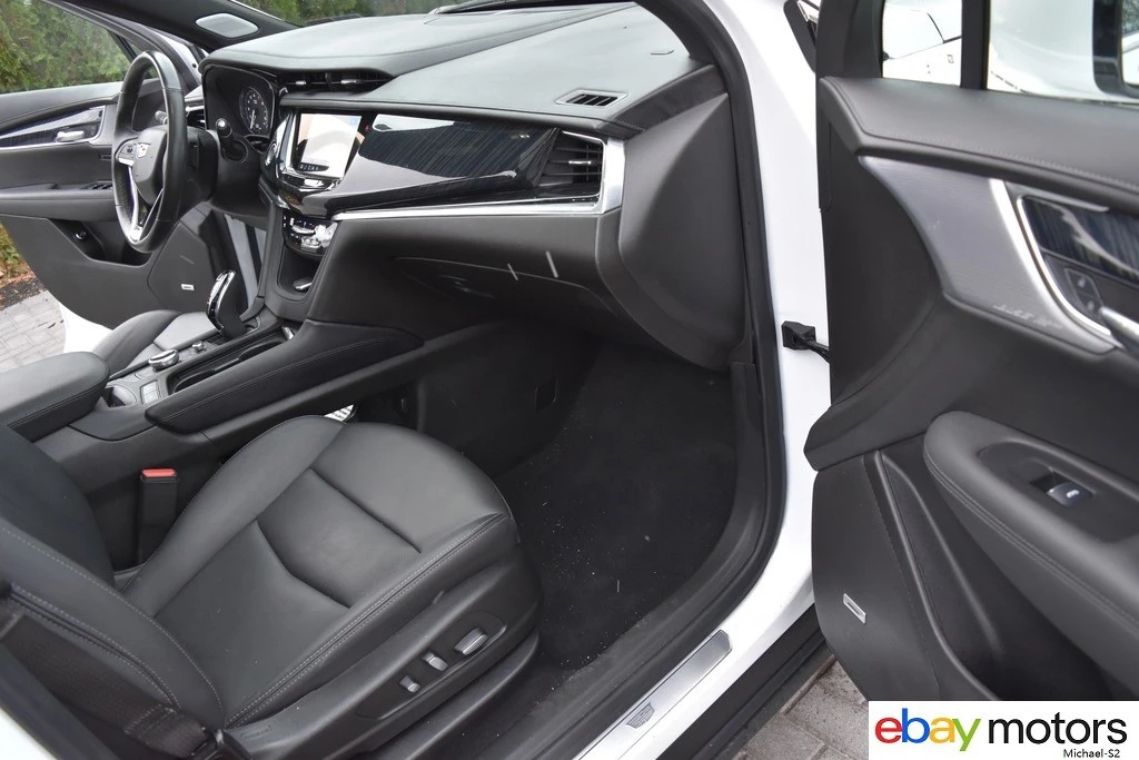 2023 Cadillac XT6 - Image 17 of 21
