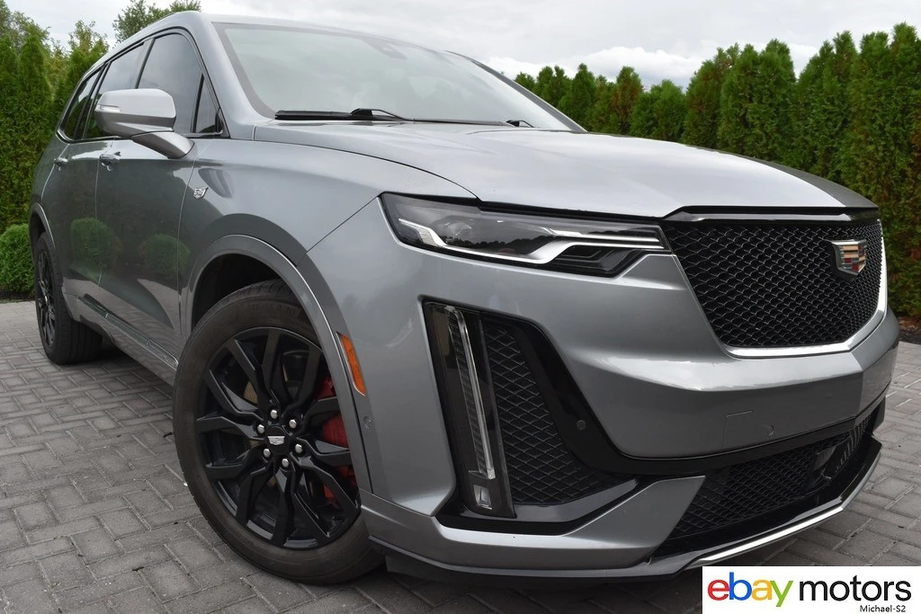 2023 Cadillac XT6 - Image 2 of 24