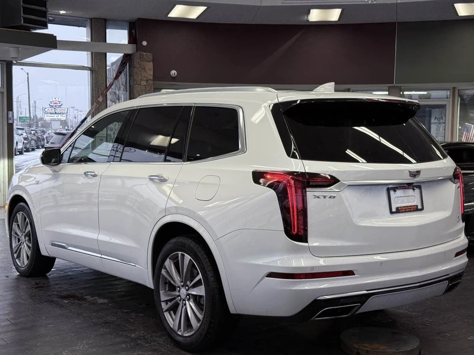 2023 Cadillac XT6 - Image 11 of 12