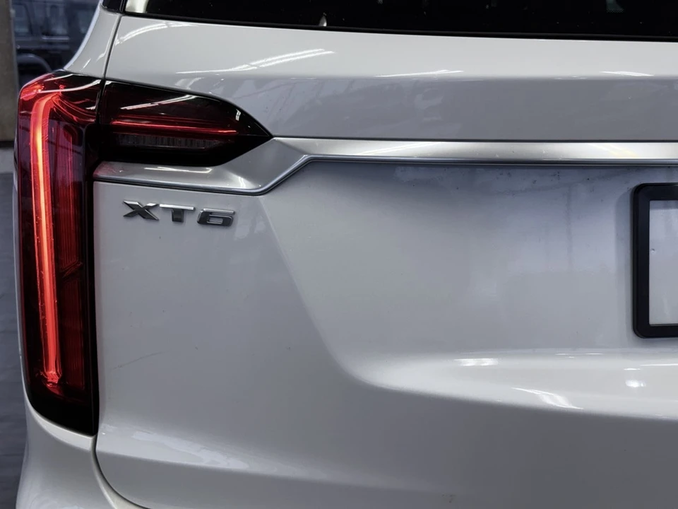 2023 Cadillac XT6 - Image 16 of 21