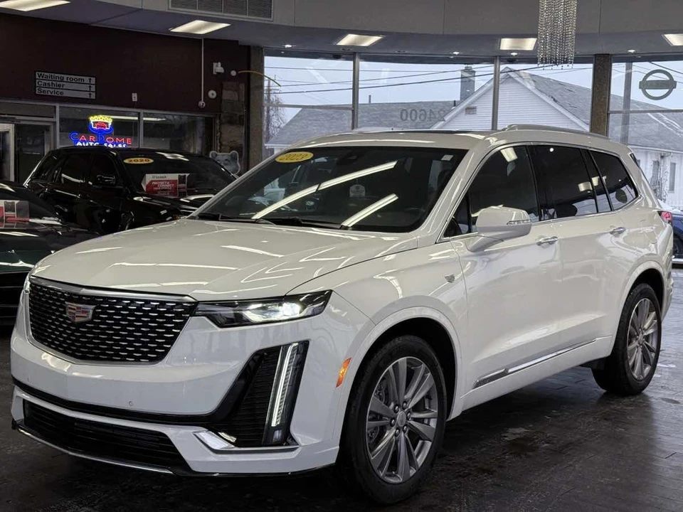 2023 Cadillac XT6 - Image 2 of 21