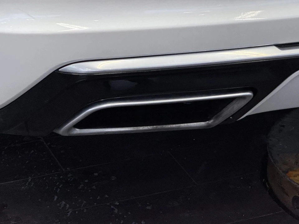 2023 Cadillac XT6 - Image 19 of 21