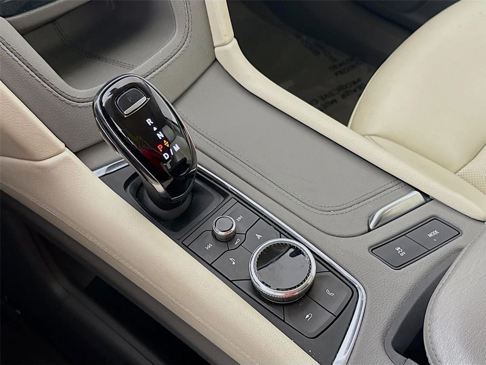 2023 Cadillac XT6 - Image 17 of 21
