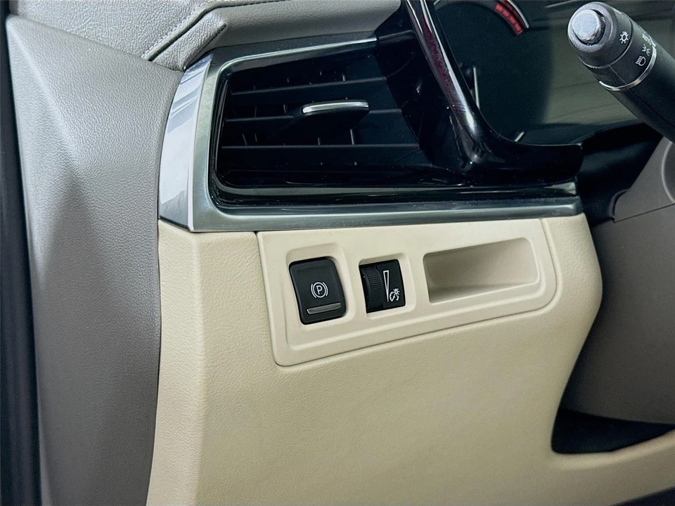 2023 Cadillac XT6 - Image 10 of 21