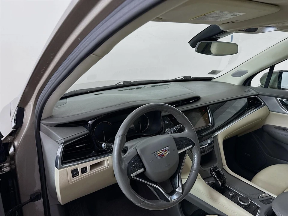 2023 Cadillac XT6 - Image 2 of 15
