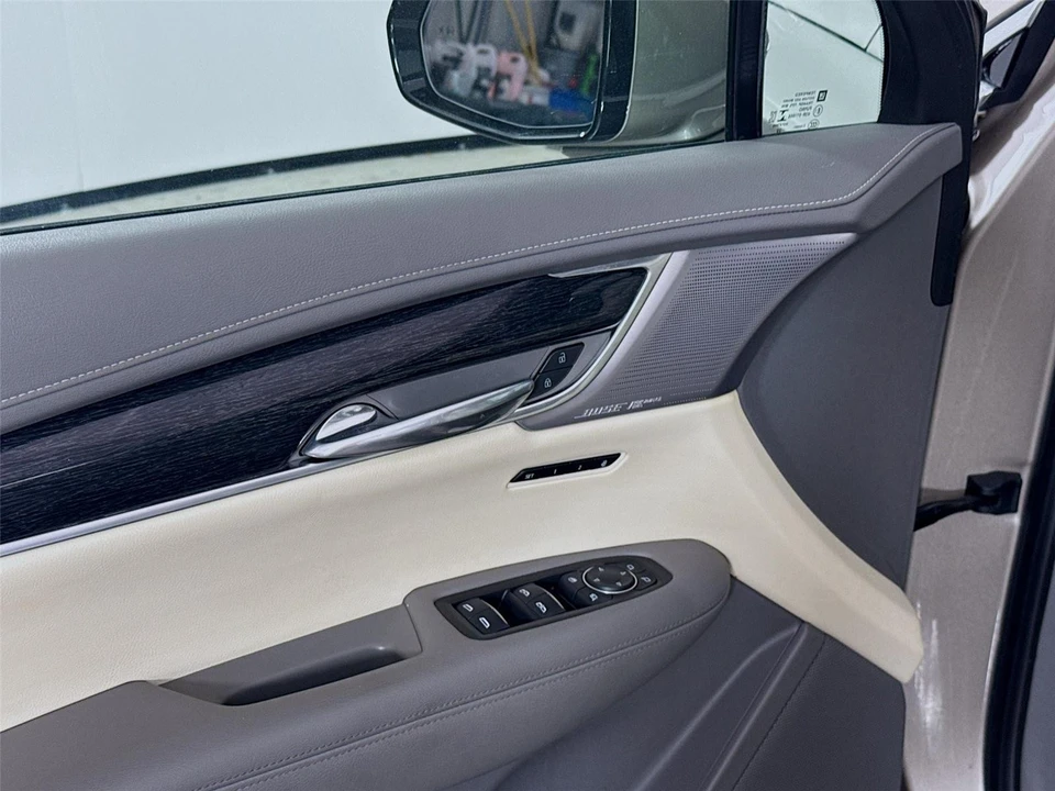 2023 Cadillac XT6 - Image 18 of 21