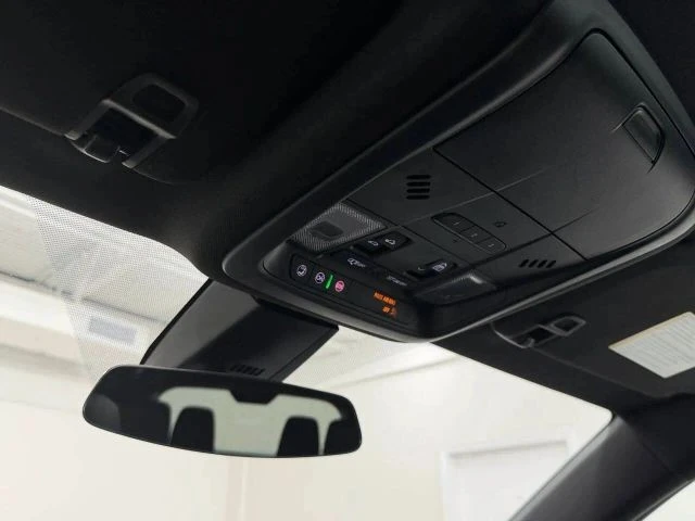 2023 Cadillac XT6 - Image 27 of 31