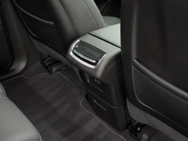 2023 Cadillac XT6 - Image 19 of 31