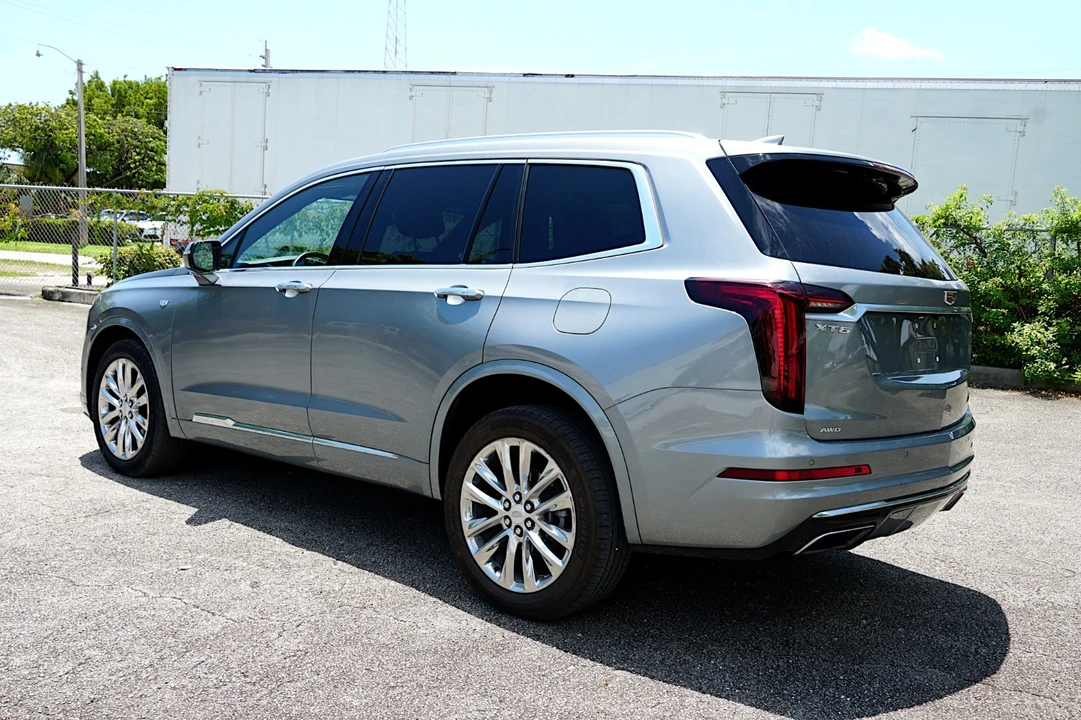 2023 Cadillac XT6 - Image 9 of 29