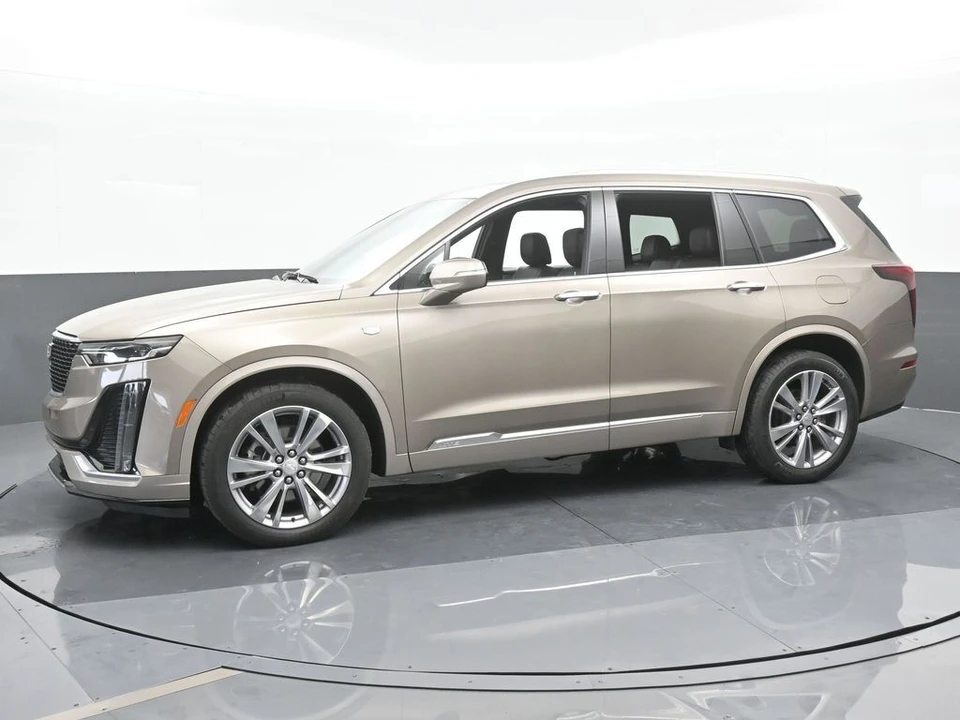 2023 Cadillac XT6 - Image 2 of 12