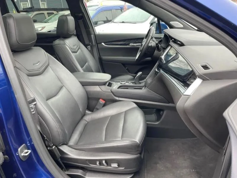2023 Cadillac XT6 - Image 11 of 12