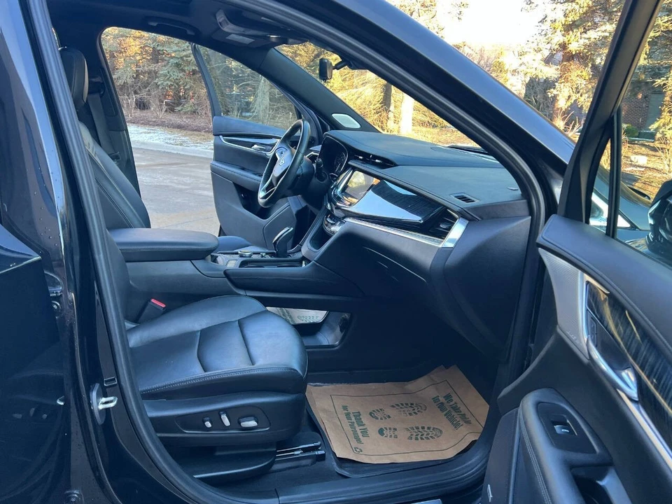 2023 Cadillac XT6 - Image 17 of 21