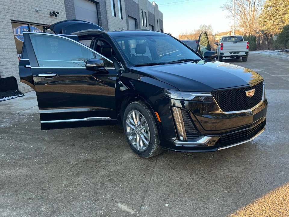 2023 Cadillac XT6 - Image 16 of 21