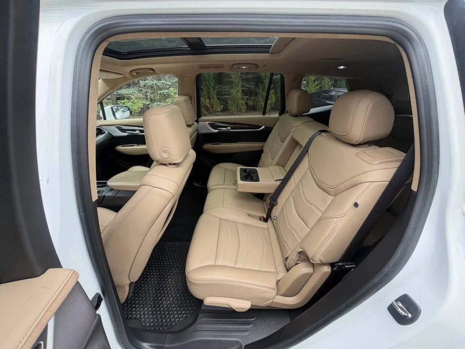 2023 Cadillac XT6 - Image 19 of 25