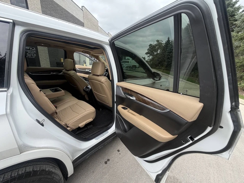 2023 Cadillac XT6 - Image 15 of 25