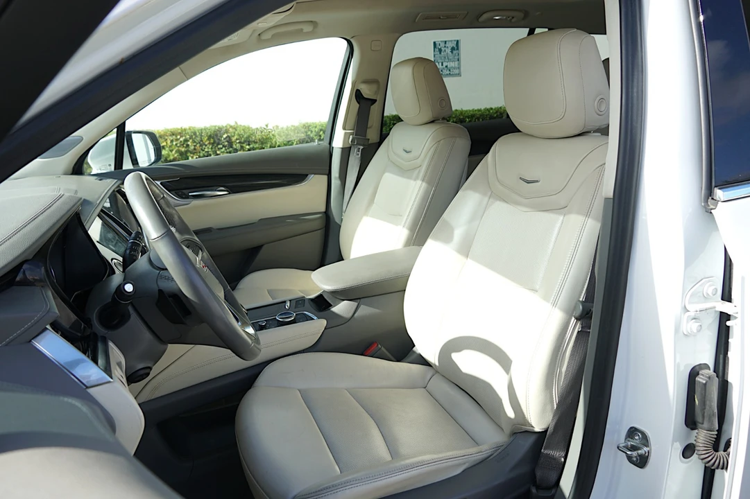 2023 Cadillac XT6 - Image 16 of 29