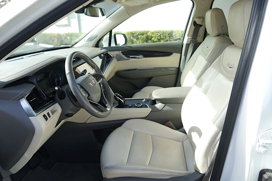 2023 Cadillac XT6 - Image 15 of 28