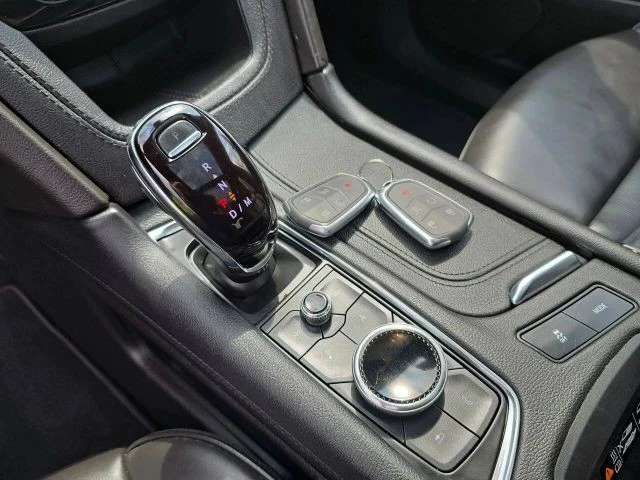 2023 Cadillac XT6 - Image 19 of 29