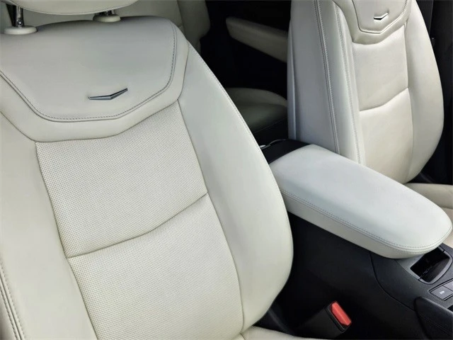 2023 Cadillac XT6 - Image 18 of 21