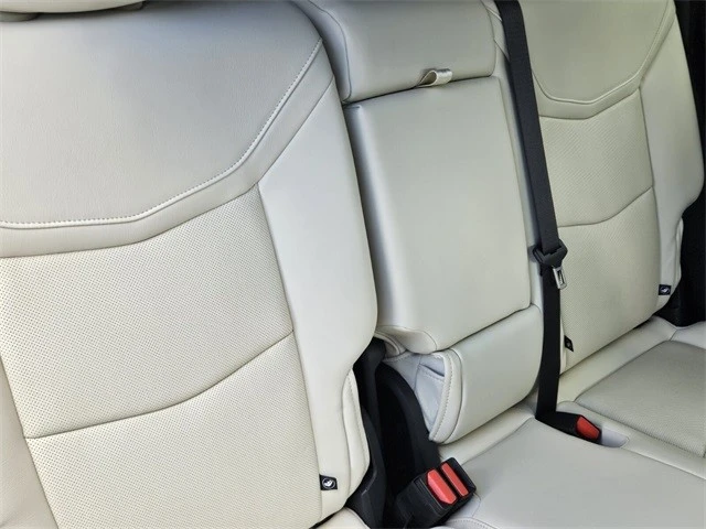 2023 Cadillac XT6 - Image 19 of 21