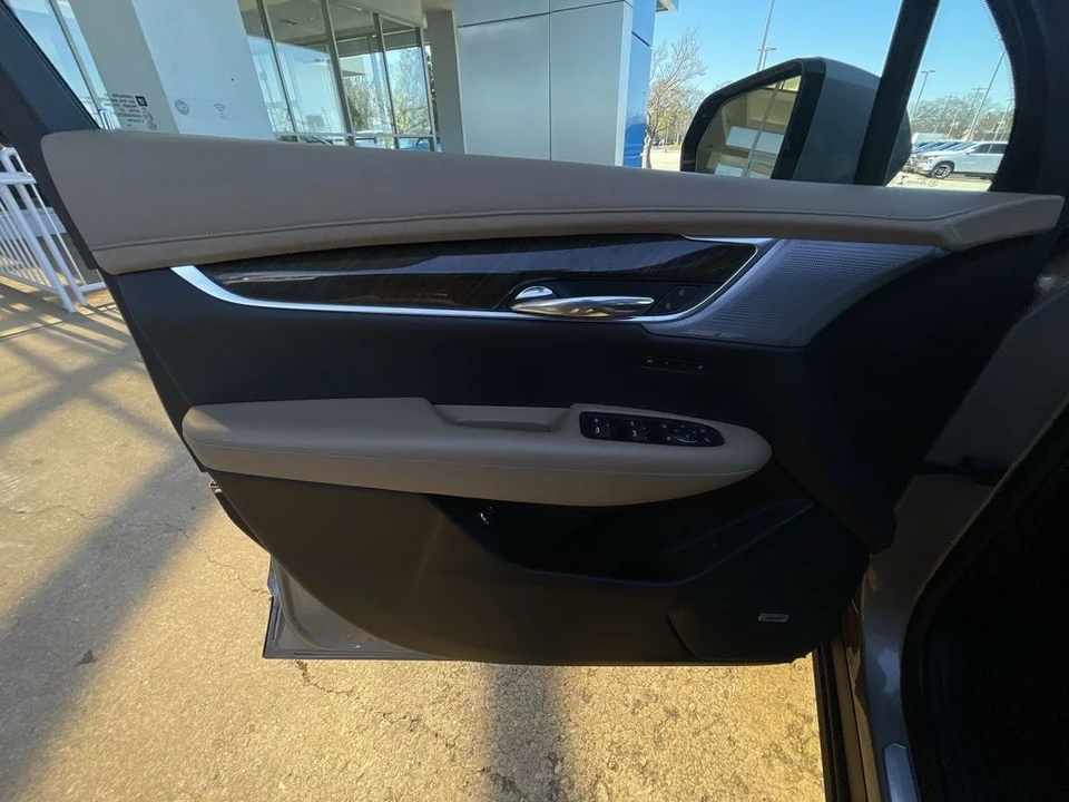 2023 Cadillac XT6 - Image 22 of 31
