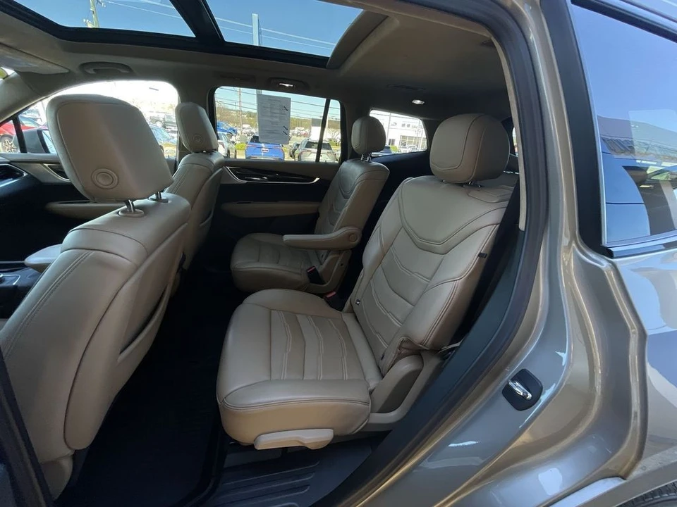 2023 Cadillac XT6 - Image 25 of 31