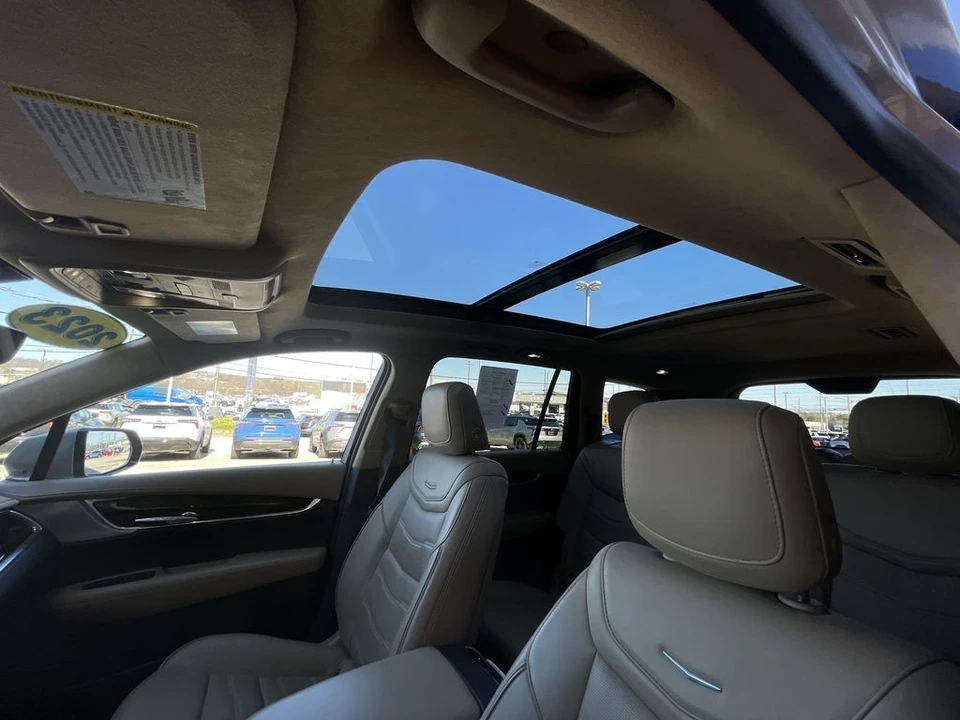 2023 Cadillac XT6 - Image 18 of 31