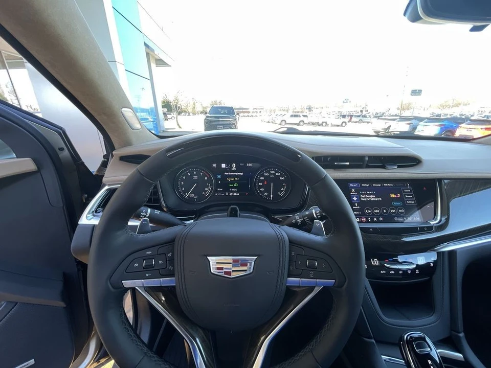 2023 Cadillac XT6 - Image 10 of 31