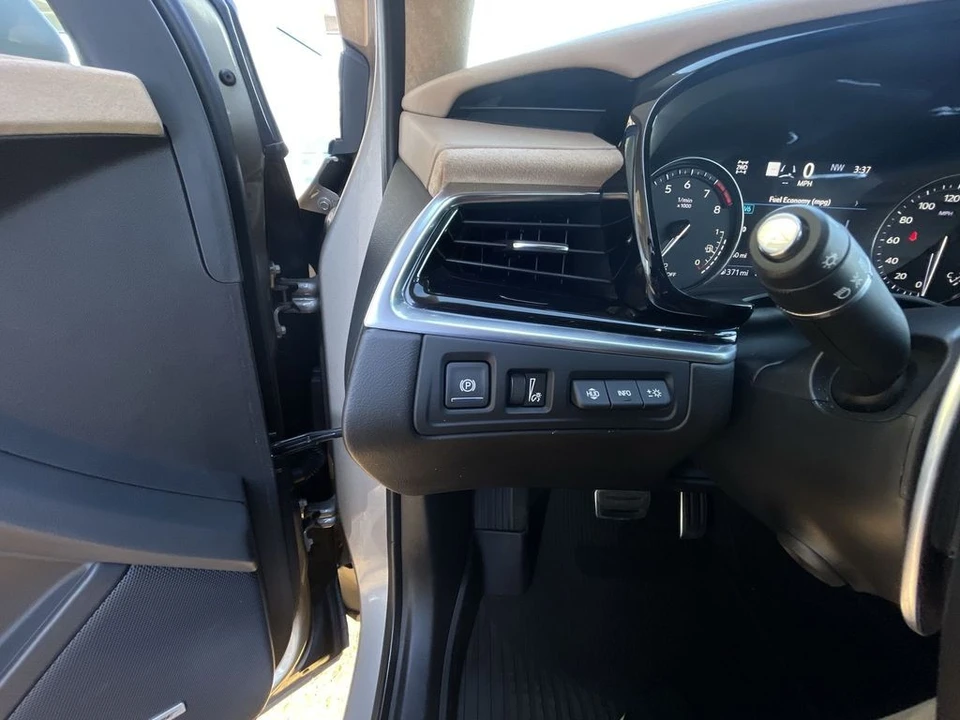2023 Cadillac XT6 - Image 17 of 31